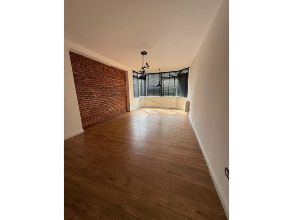 Tirane, jepet me qera apartament 2+1 Kati 8, 112 m² 850 € (Komuna E Parisit)