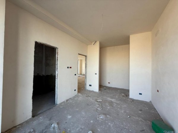 Tirane, shitet apartament 2+1 Kati 1, 147 m² 294.000 € 