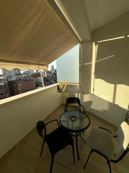 Tirane, jepet me qera apartament 1+1+Ballkon Kati 5, 65 m² 690 € (RRUGA MIHAL GRAMENO)