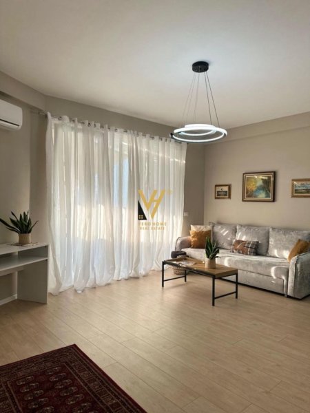 Tirane, jepet me qera apartament 1+1+Ballkon Kati 5, 65 m² 690 € (RRUGA MIHAL GRAMENO)