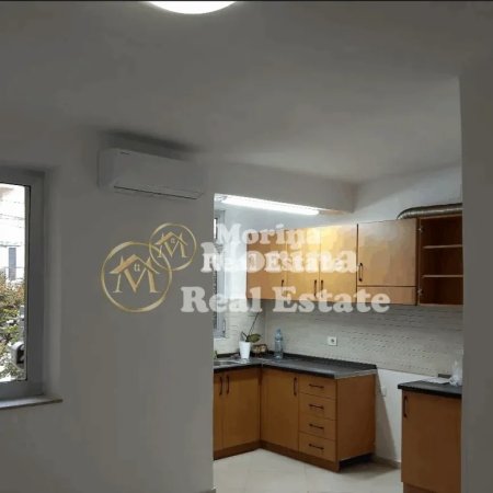 Tirane, jepet me qera apartament 3+1 Kati 2, 90 m² 600 € (Pazari i Ri)