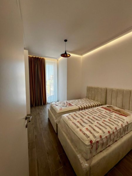 Tirane, jepet me qera apartament 2+1+Ballkon Kati 5, 100 m² 800 € (rruga riza cerova)