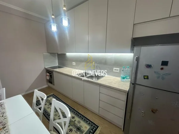 Tirane, jepet me qera apartament 1+1 Kati 3, 74 m² 600 € (bulevardi zogu i 1)