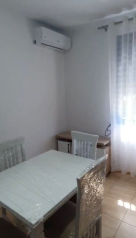 Tirane, jepet me qera apartament 2+1 Kati 3, 80 m² 550 € (Rr.Mine Peza)