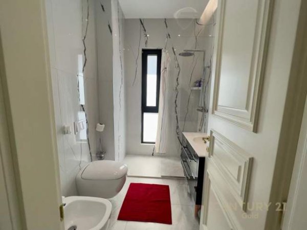 Tirane, jepet me qera apartament 2+1 Kati 5, 1.000 Euro (rruga e kavajes)