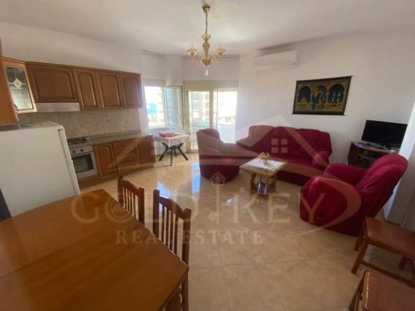 Durres, jepet me qera apartament 2+1+BLK Kati 4, 95 m² 400 Euro (Plazh, Durres)
