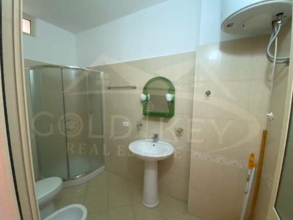 Durres, jepet me qera apartament 2+1+BLK Kati 4, 95 m² 400 Euro (Plazh, Durres)
