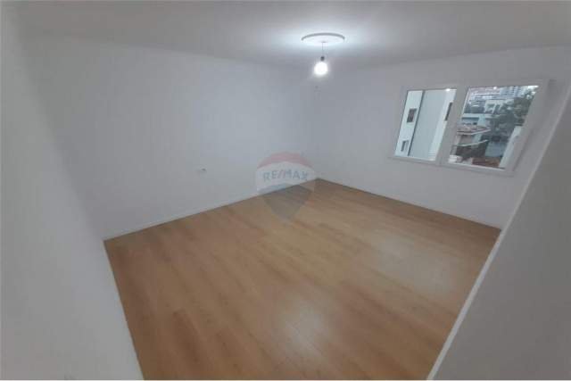 Tirane, shes apartament 1+1+BLK Kati 4, 52 m² 92.000 Euro (rruga beqir luga)