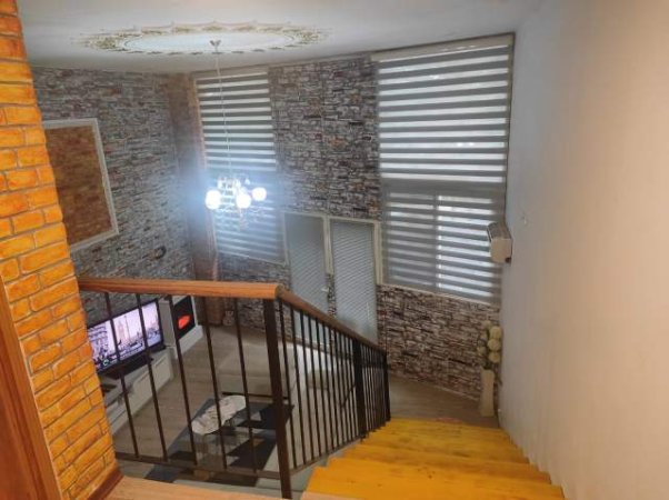 Tirane, jepet me qera apartament duplex 2+1+BLK Kati 1, 75 m² 40.000 Leke (Rruga Muhamed Deliu)