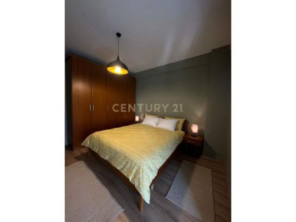 Tirane, jepet me qera apartament 2+1+BLK Kati 4, 100 m² 700 Euro (Pazari i Ri)