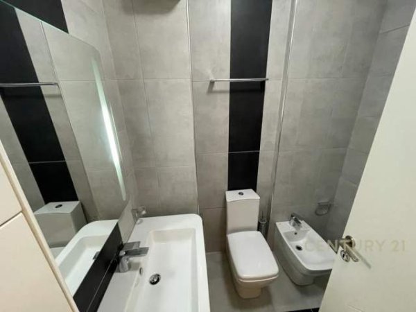 Tirane, jepet me qera apartament 2+1+A+BLK Kati 6, 112 m² 800 Euro (Pavaroti)