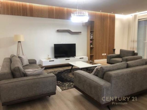 Tirane, jepet me qera apartament 3+1+A+BLK Kati 2, 200 m² 1.500 Euro (TEG)