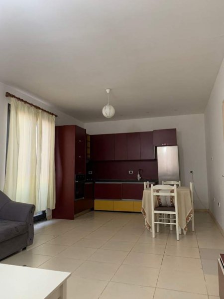 Tirane, jepet me qera apartament 2+1 140 m² 400 Euro (Astir, Vila L)