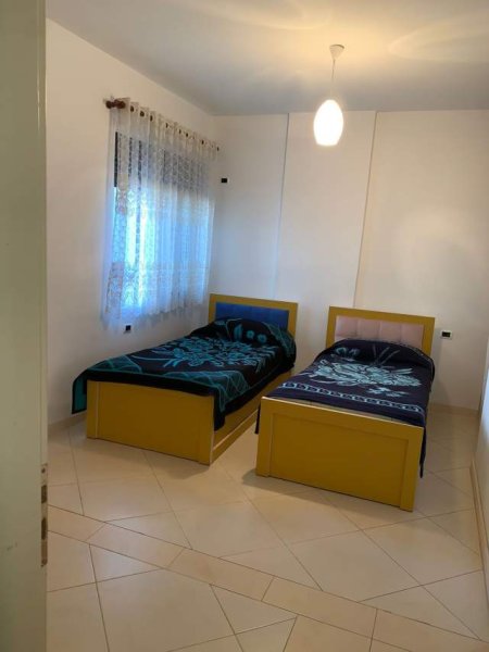 Tirane, jepet me qera apartament 2+1 140 m² 400 Euro (Astir, Vila L)