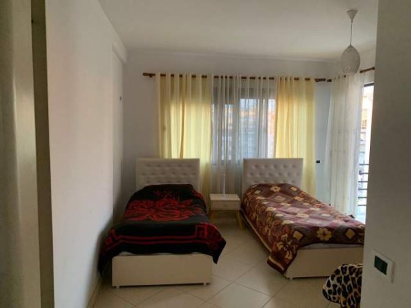 Tirane, jepet me qera apartament 2+1 140 m² 400 Euro (Astir, Vila L)