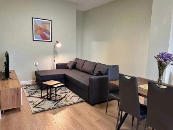 Tirane, jepet me qera apartament 2+1 Kati 2, 90 m² 45.000 Leke (Rruga Besa)