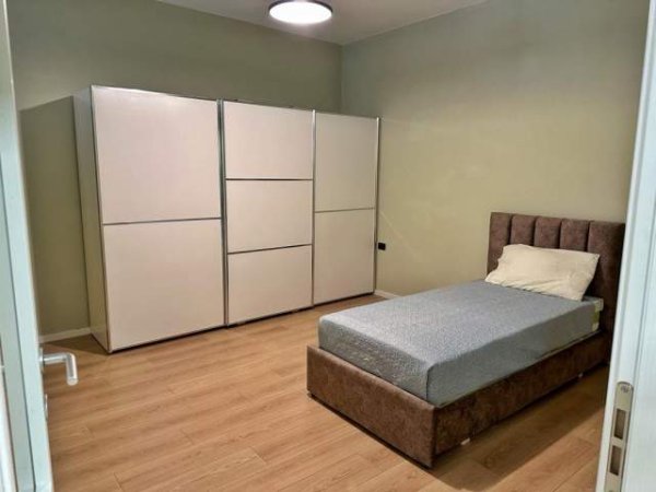 Tirane, jepet me qera apartament 2+1 Kati 2, 90 m² 45.000 Leke (Rruga Besa)