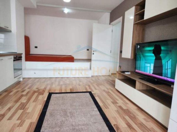 Tirane, shitet apartament 1+1 Kati 8, 45 m² 56.000 Euro (Unaza e Re)