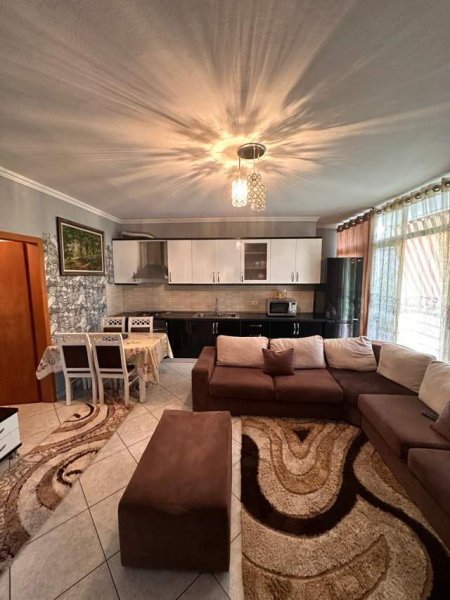 Tirane, jepet me qera apartament 2+1+BLK Kati 1, 83 m² 400 Euro (rruga Irfan Tomini)