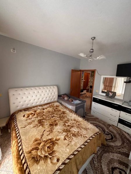 Tirane, jepet me qera apartament 2+1+BLK Kati 1, 83 m² 400 Euro (rruga Irfan Tomini)