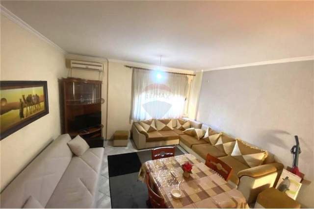 Tirane, jepet me qera apartament 1+1 Kati 3, 80 m² 390 Euro (Mine Peza)