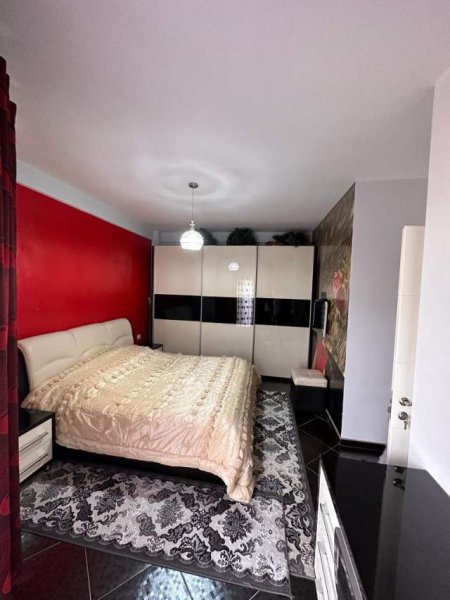 Tirane, jepet me qera apartament 3+1+A+BLK Kati 3, 130 m² 800 Euro (Ish Stazioni Trenit)