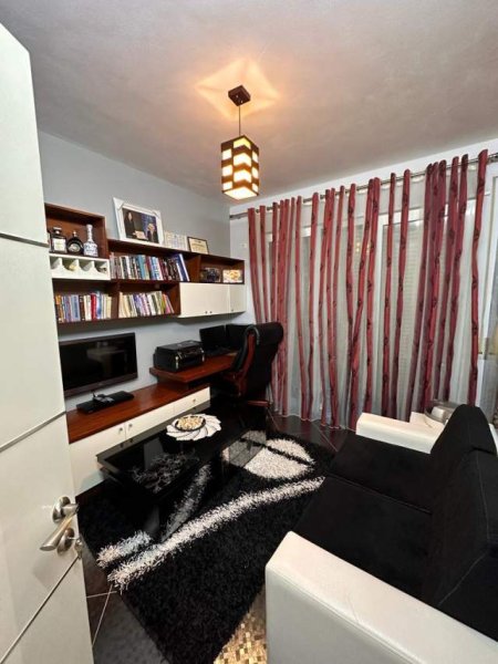 Tirane, jepet me qera apartament 3+1+BLK Kati 2, 115 m² 800 Euro