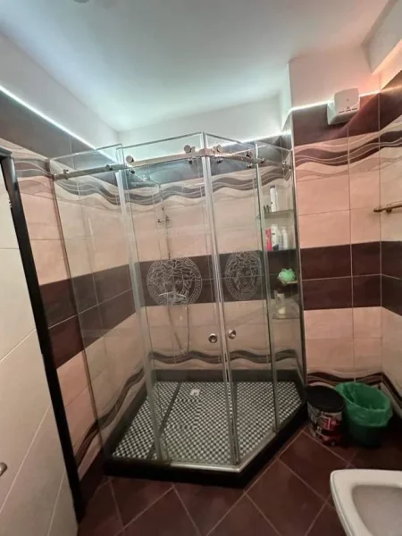 Tirane, jepet me qera apartament 3+1+A+BLK Kati 3, 130 m² 800 Euro (Ish Stazioni Trenit)