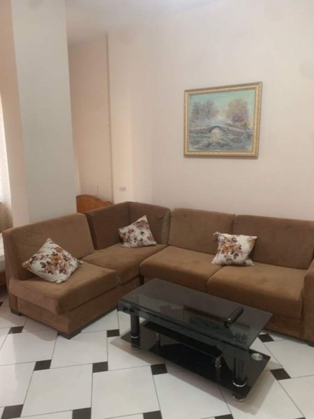 Tirane, jepet me qera apartament 1+1 Kati 3, 60 m² 38.000 Leke (Vasil Shanto)