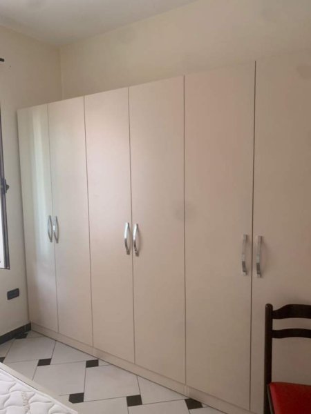 Tirane, jepet me qera apartament 1+1 Kati 3, 70 m² 38.000 Leke (perballe gjimnazit Besnik Sykja)