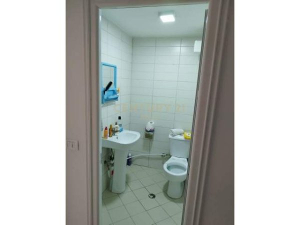 Tirane, jepet me qera apartament 2+1+A+BLK Kati 0, 100 m² 300 Euro (Todi Shkurti)