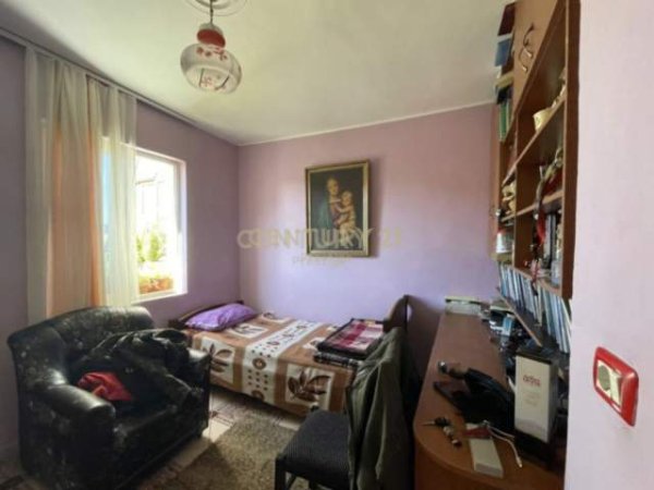 Tirane, shitet apartament 3+1 Kati 5, 80 m² 90.000 Euro (Materniteti i Ri)