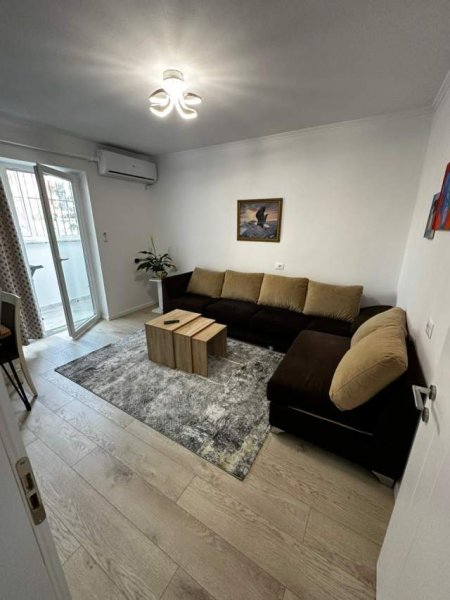 Tirane, jepet me qera apartament 1+1+BLK Kati 1, 65 m² 500 Euro (Rruga Kavajes)
