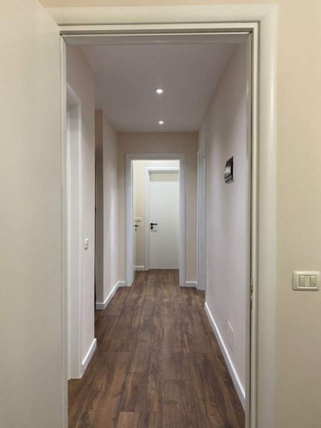 Tirane, jepet me qera apartament 2+1+BLK Kati 3, 120 m² 500 Euro (Unaza e Re)