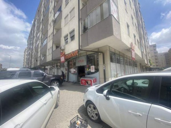 Fushe Kosove, shitet lokal Kati 0, 187 m² 4.000 Euro/m2 (Shefki Kuleta)