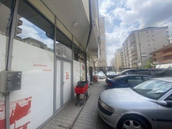 Fushe Kosove, shitet lokal Kati 0, 187 m² 4.000 Euro/m2 (Shefki Kuleta)