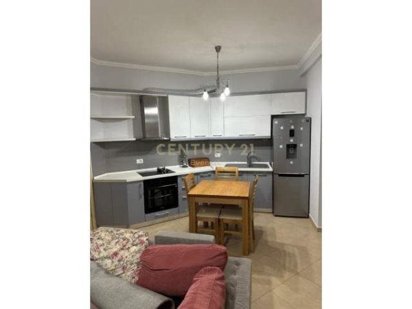 Tirane, jepet me qera apartament 2+1+BLK Kati 6, 75 m² 500 Euro (Yzberisht Tirane)
