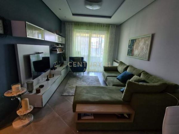 Tirane, jepet me qera apartament 1+1+BLK Kati 1, 73 m² 500 Euro (Liqeni i Thatë)