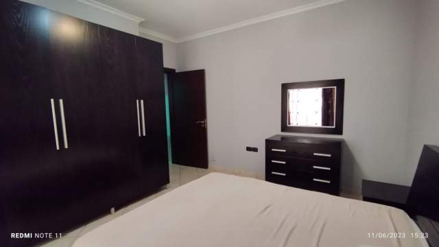 Tirane, jepet me qera apartament, prane bllokut, 90 m2, 1+1+1 studio +2 BLK, Kati 5, cmimi 700 Euro/muaj (Sheshi Wilson)