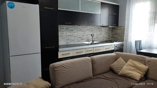 Tirane, jepet me qera apartament, prane bllokut, 1+1+1 studio +2 BLK, Kati 5, 90 m², 850 Euro (Sheshi Wilson)