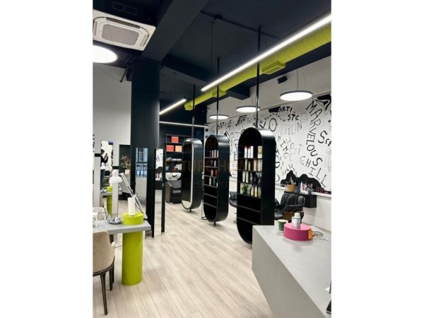 Tirane, shitet ambjent biznesi Kati 0, 88 m² 65.000 € 