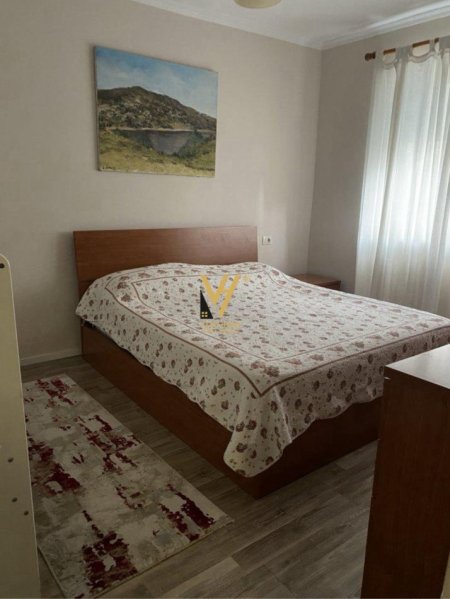 Tirane, jepet me qera apartament 1+1+Ballkon Kati 4, 65 m² 900 € (STADIUMI DINAMO)