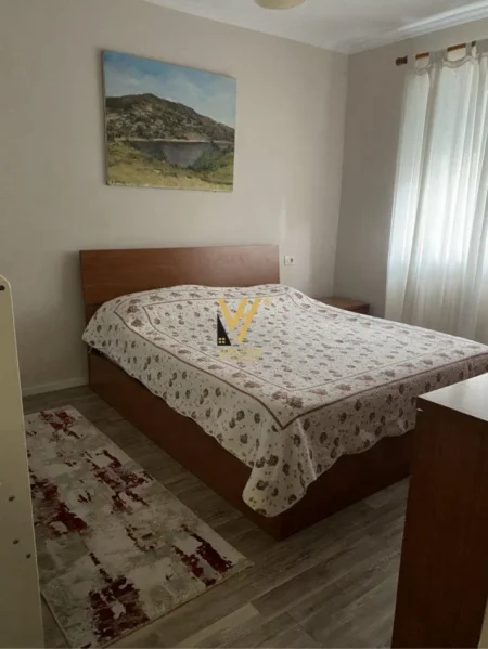Tirane, jepet me qera apartament 1+1+Ballkon Kati 4, 65 m² 900 € (STADIUMI DINAMO)