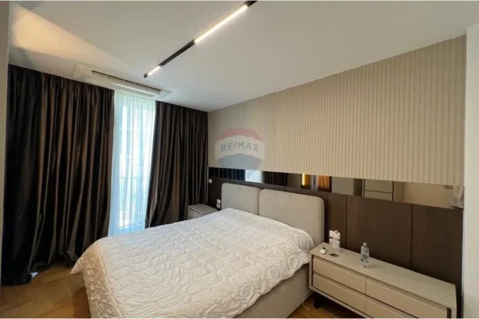 Tirane, jepet me qera apartament 2+1+Ballkon , 118 m² 2.000 € (Lake View)