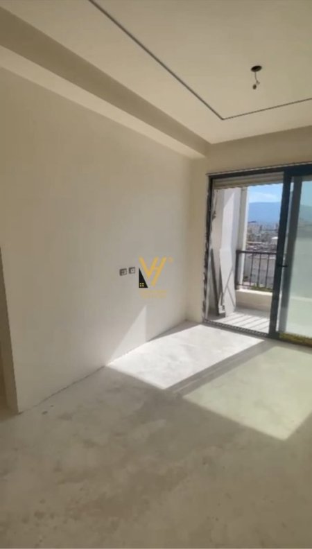 Tirane, shitet apartament 2+1+Ballkon Kati 8, 102 m² 254.000 € (RRUGA E DURRESIT)