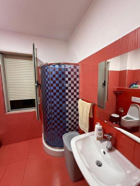 jepet me qera Kati 2, 550 €