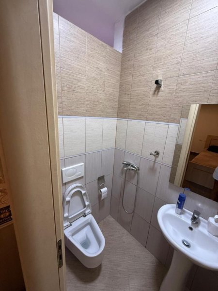 jepet me qera Kati 2, 550 €