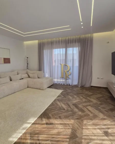 Shqiperi, shitet apartament 2+1+Ballkon Kati 7, 112 m² 285.000 € (Prane Square 21)