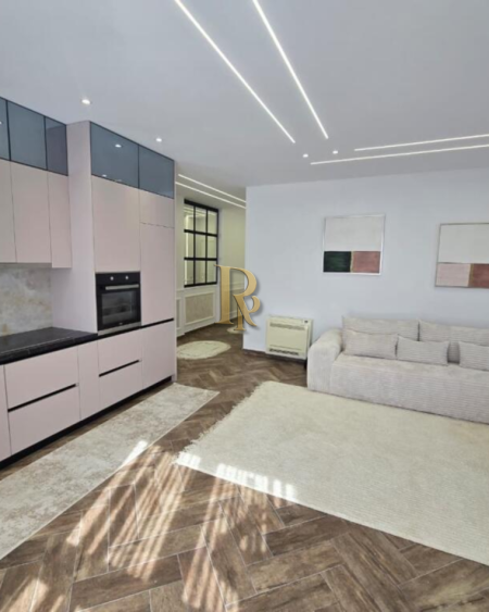 Shqiperi, shitet apartament 2+1+Ballkon Kati 7, 112 m² 285.000 € (Prane Square 21)