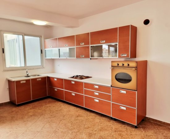 Tirane, jepet me qera apartament 2+1 Kati 5, 100 m² 380 € 
